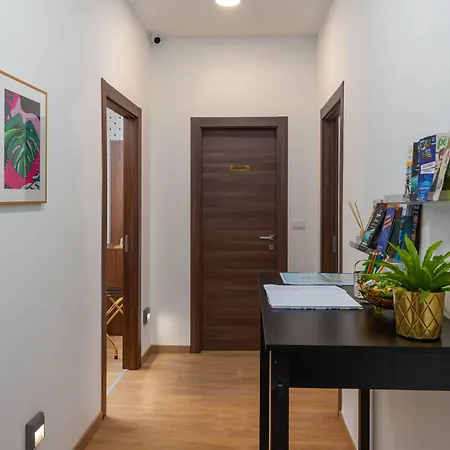 Aurora Πανσιόν Πούλα