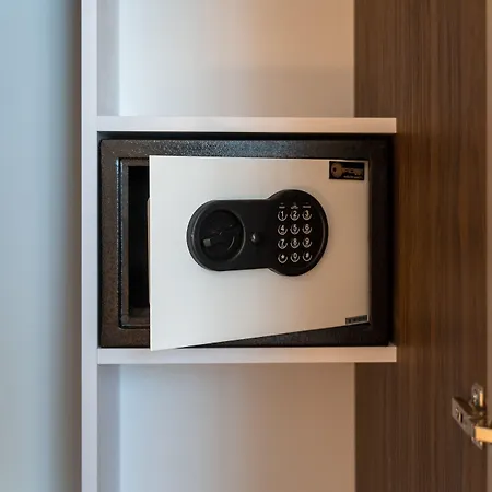 Aurora Πανσιόν Πούλα