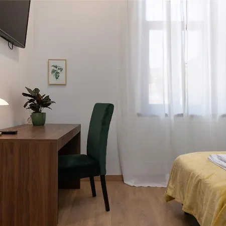 Aurora Pola